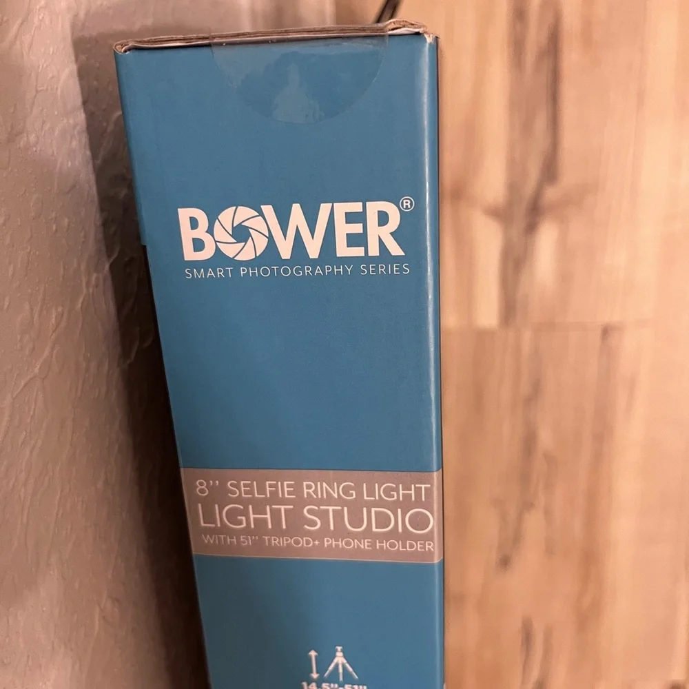 Ring light studio . Unopened box